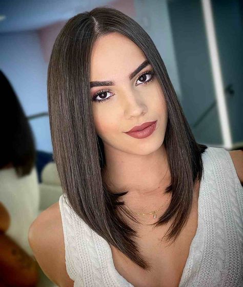 37 Sharpest Straight Lob Haircut Ideas for That Ultra Sleek Look Straight Lob Haircut, Lob Haircut Straight, Straight Lob, Bob Lung, A Line Haircut, Stacked Bob Hairstyles, Long Bob Haircuts, Lob Hairstyle, Lob Haircut