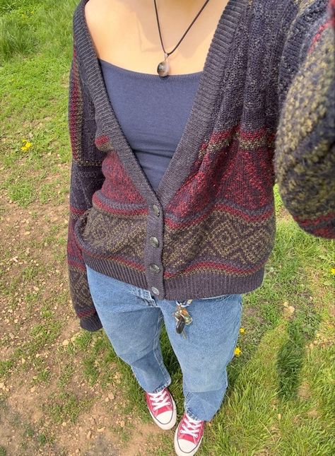 Juno Movie Outfit Aesthetic, Midsize 80s Fashion, Fall Outfits Mid Sized, Thrifting Fall Outfits, Groovy Fall Outfits, Book Lover Aesthetic Outfits, Nature Tone Outfits, Casual Thrifted Outfits, 90s Grudge Aesthetics