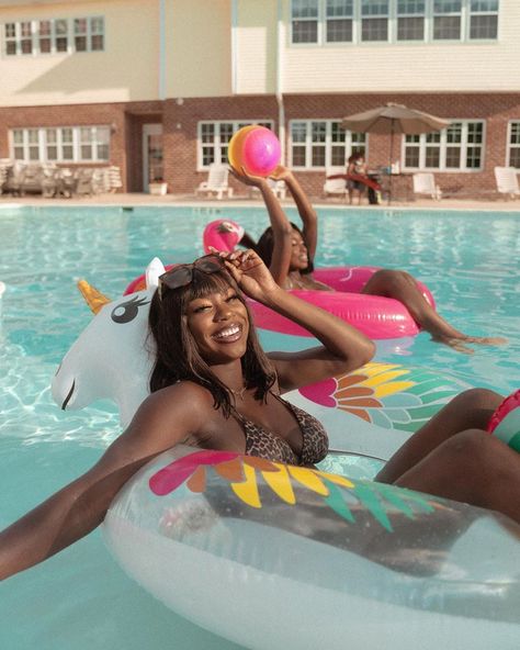 Adeyanju Adeleke on Instagram: “Summer vibes ☀️ ft @ashley_gana  Makeup by @made.x.mari  📸: @tosinshotit” Y2k Hairstyles, Makeup By, Squad Goals, Cowgirl Hats, Instagram Summer, Black People, Pool Party, Summer Vibes, Pool Float