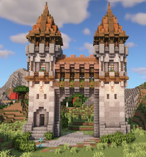 Minecraft Castle With Village, Minecraft Medieval City House, Minecraft Village Plan, Minecraft Medieval City Ideas, Cool Minecraft Castles, Wooden Castle Minecraft, Minecraft Castle Gate Ideas, Minecraft Castle Survival, Minecraft Castle Inspiration