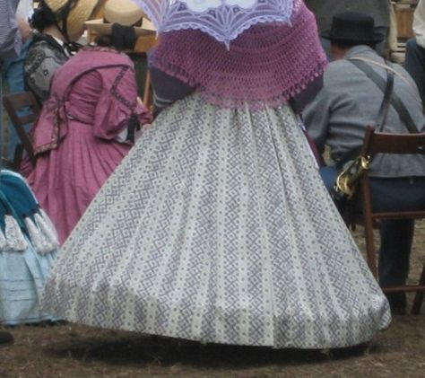 3 Tips to Prevent the Lampshade Shaped Hoopskirt: (1) make the bottom hoop circumference smaller; (2) add another wire row to the mid-section of the hoop; or (3) wear more petticoats.  See site for more details. 1860s Gown, Historical Dress Patterns, Hoop Petticoat, Antique Dresses, Historical Costuming, Period Clothing, Hoop Skirt, Skirt Tutorial, Diy Skirt