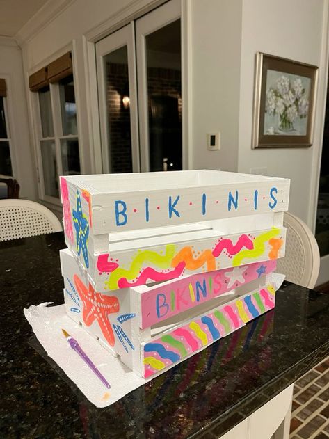 #bikinis #summer #bathingsuit  #painting Easy Bikinis Box Painting, Binki Box Ideas, Beach Box Painting Ideas, Bikinis Box Painting Ideas, Bikin Box Ideas, Paint Dates, Summer Painting Ideas, Beach Crafts Diy, Box Painting