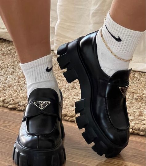 Prada Outfits, Prada Loafers, Loafers Outfit, Pretty Shoes Sneakers, Cute Shoes Heels, Shoes Outfit Fashion, Classy Shoes, Loafer Shoes Women, White Socks