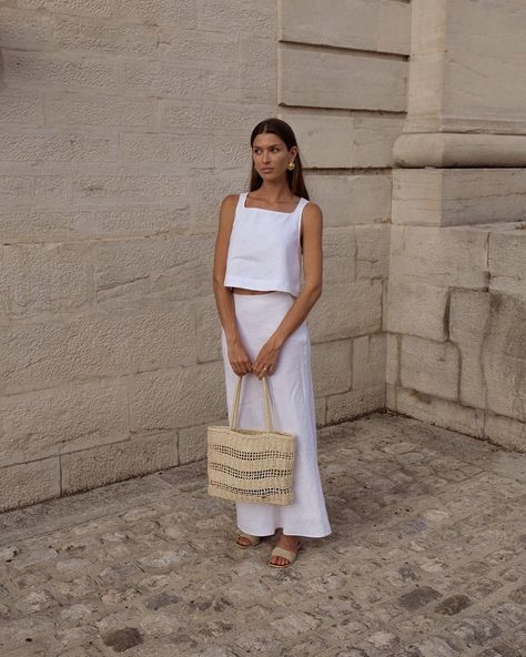 What to Wear in the South of France: French Riviera Style Guide France Aesthetic Outfit, South Of France Aesthetic, Riviera Fashion, Paris In The Summer, French Riviera Style, Riviera Style, France Outfits, France Aesthetic, Capsule Wardrobe Outfits