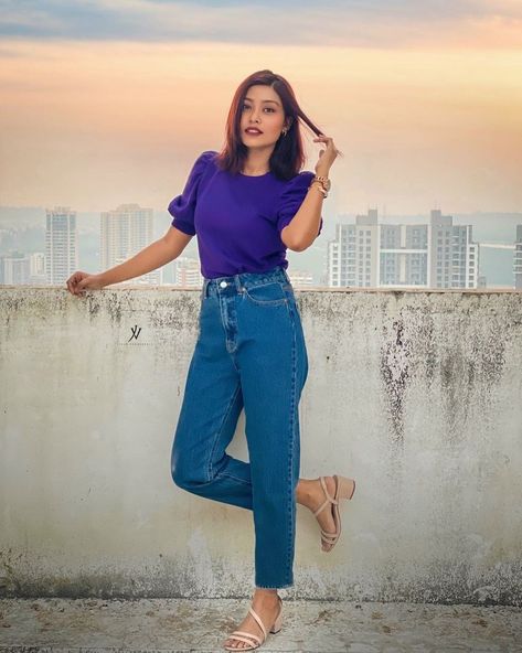 Photo Stills For Women In Jeans, Poses For Uttarayan, Standing Poses Photography Women Jeans, Stylish Poses For Ladies, Standing Poses In Jeans Top, Jumpsuit Poses Instagram, Jeans Poses For Women, Uttrayan Festival, Poses On Terrace