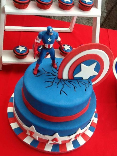 Captain American Cake, Marvel Pasta, Capitan America Cake, Captain America Cake Design, Superhero Theme Cake, Captain America Shield Cake, Captain America Cupcakes, Captain America Birthday Cake, Avengers Cake Topper