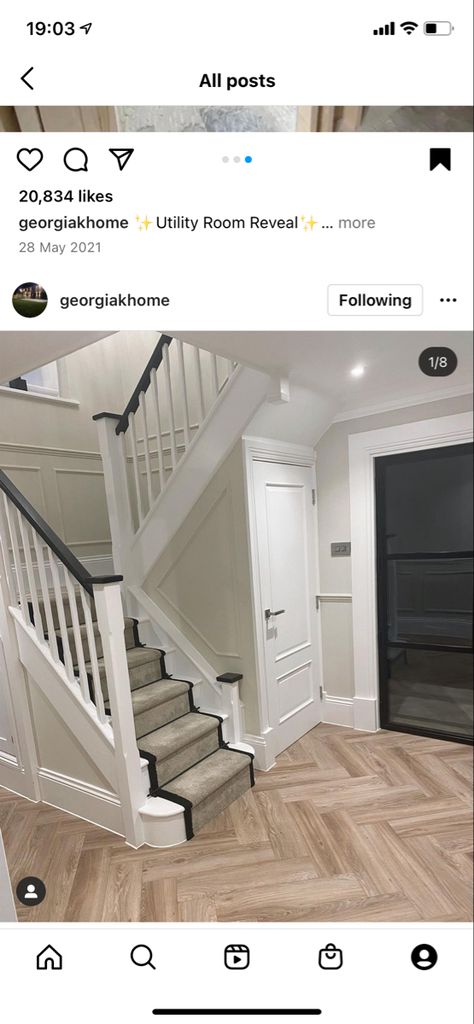 Black And Cream Hallway, Cream Hallway, Black And White Hallway, Black Hallway, White Hallway, Narrow Hallway Decorating, Home Hall Design, Hall Design, Narrow Hallway