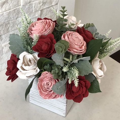 Valentine Flower Arrangements, Fake Flower Arrangements, Valentine Centerpieces, Arrangement Ideas, Floral Arrangements Diy, Rose Arrangements, Valentines Flowers, Theme Color, Wood Flowers