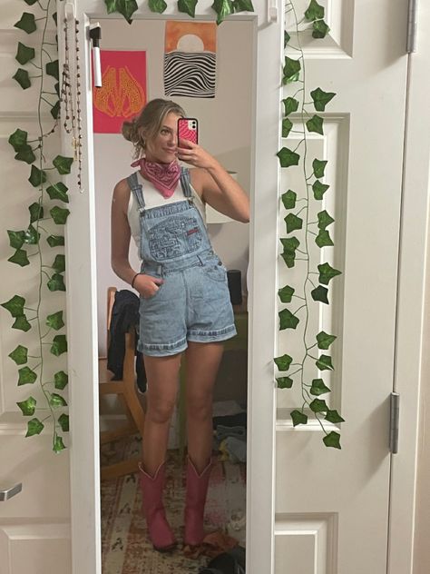 Overalls With Cowgirl Boots, Cowgirl Outfits Overalls, Overall Cowgirl Outfit, Cowgirl Overalls Outfits, Overalls Cowgirl Outfit, Overalls Country Concert Outfit, Country Overalls Outfit, Overall Concert Outfit, Overalls And Cowboy Boots Outfit