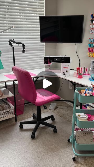 Allpeoplequilt on Instagram: "Sewing station walk-through! #berninausa #berninaambassador #oliso #olisomini #olfa #olfacreates #aurifilthread #creativegrids" Sewing Studio Space, Sewing Station, Sewing Room Design, Aurifil Thread, Craft Space, Sewing Studio, Studio Space, Space Crafts, Sewing Room