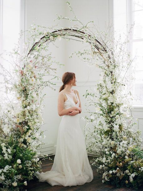 Wedding Arch White And Green, Soft Floral Wedding, Modern Wedding Arch, Sustainable Floristry, White Spring Wedding, Arch With Flowers, Wedding Flower Arch, Flowering Branches, Floral Arch Wedding