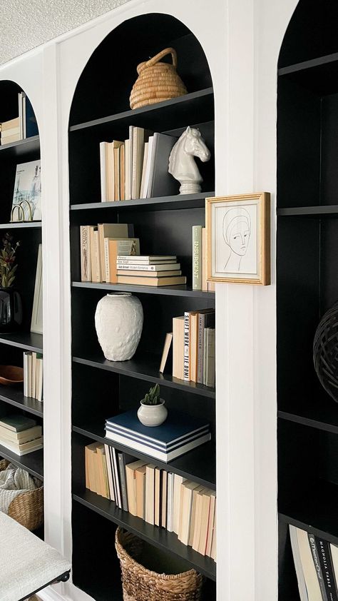 Round Bookshelf, Billy Bookshelves, Billy Ikea, Billy Regal, Living Room Built Ins, Living Tv, Diy Casa, Built In Bookcase, Built In Shelves