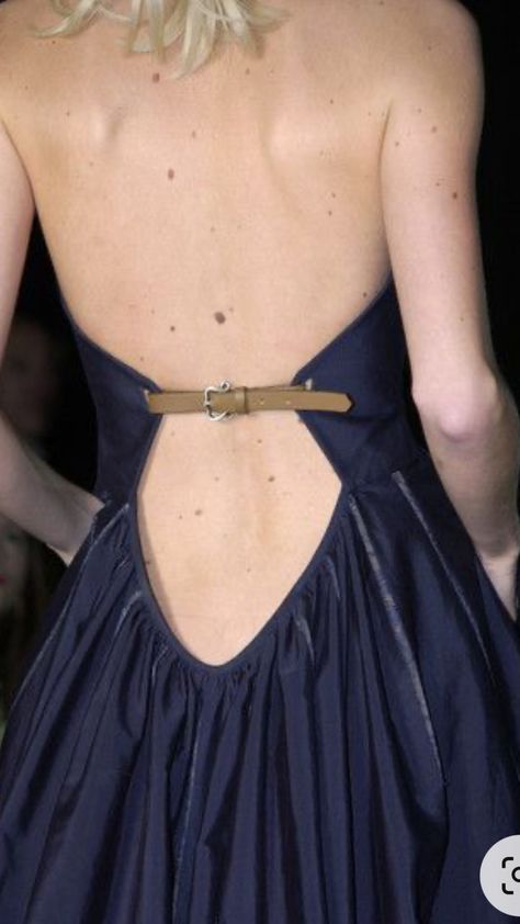 Spring Silhouette, Detail Couture, Milan Fashion Weeks, Moda Vintage, Buckle Belt, Mode Inspiration, Mode Style, Fashion Details, Fashion Week Spring