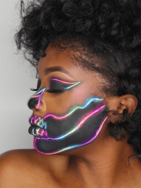 Skeleton Makeup Pretty, Half Face Halloween Makeup, Easy Skeleton Makeup, Skeleton Makeup Tutorial, Glitter Halloween Makeup, Half Skull Makeup, Skull Face Makeup, Skull Makeup Tutorial, Beautiful Halloween Makeup