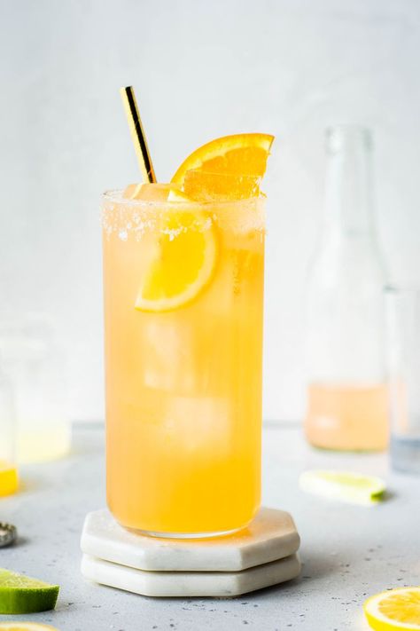 The Cantarito Is the Most Refreshing Tequila Cocktail Jus Buah Aesthetic, Jus Jeruk Aesthetic, Es Nutrisari, Es Jeruk Aesthetic, Cantaritos Recipe, Beverage Aesthetic, Summer Drinks Aesthetic, Minuman Aesthetic, Ice Drink