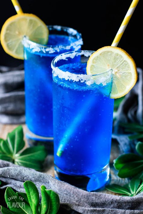 Mocktail Drinks, Lemon Uses, Blue Drinks, Lemon Lime Soda, Fancy Drinks, Pretty Drinks, Mocktail Recipe, Läcker Mat, Slushies