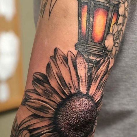 445 likes, 2 comments - clubtattooMay 27, 2019 on : "Wow...what a great idea for an #elbowtattoo This #creative #sunflower 🌻 #tattoo was done by @ClubTattooMesa resident #tattooer @tatt..." Elbow Tattoo Ideas, Sunflower Tattoo Meaning, Sunflower Tattoo Ideas, Elbow Tattoo, Club Tattoo, Tattoo Meanings, Elbow Tattoos, Sunflower Tattoos, Arm Sleeve Tattoos