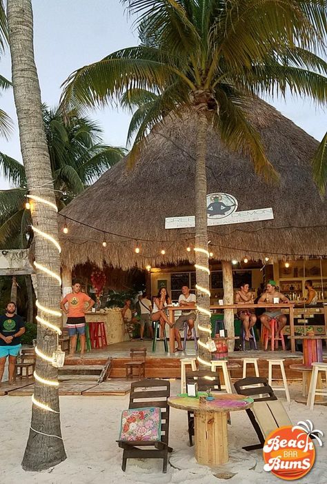 Beach Restraunt, Tropical Beach Restaurant, Beach Shop Aesthetic, Beach Bar Decoration, Beach Bar Aesthetic, Beach Bar Party, Beach Club Aesthetic, Island Bars, Beach House Bar