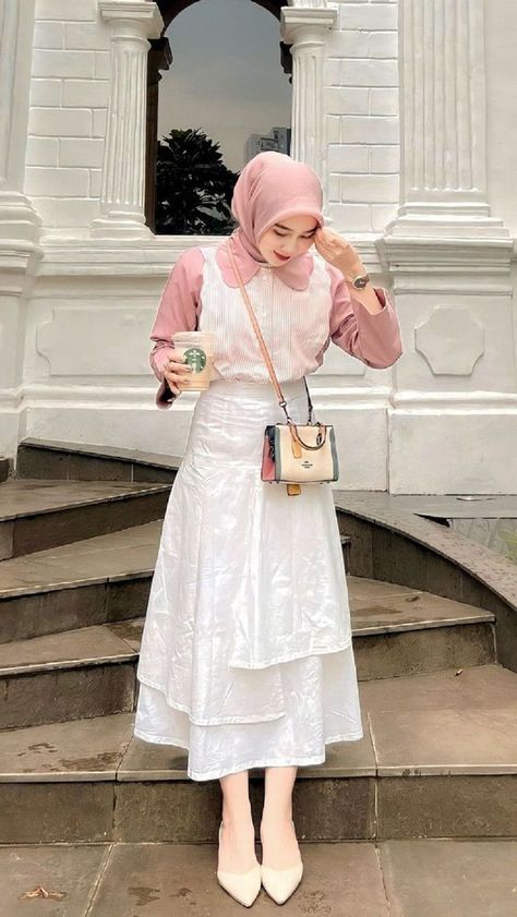 #hijabcasual #gamissyari #FlashSale #photography #hijabibloggers #hijab_am_ #styleblogger #hijabinstan #hijabchamber #Terbaru #hijabdaily Outfit Hijab Ideas, Korean Style Hijab, Outfit Ngampus, Smart Casual Women Outfits, Ootd Korean Style, Ootd Poses, Ootd Hijab Casual, Outfit Hijab Casual, Outfit Korean Style