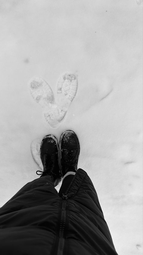 #snow #walking #winter #aesthetic Snow Walking, Walk Aesthetic, Walking Aesthetic, Winter Walking, Winter Bucket List, Vision Board Photos, Winter 23, Winter Vibes, Winter Walk