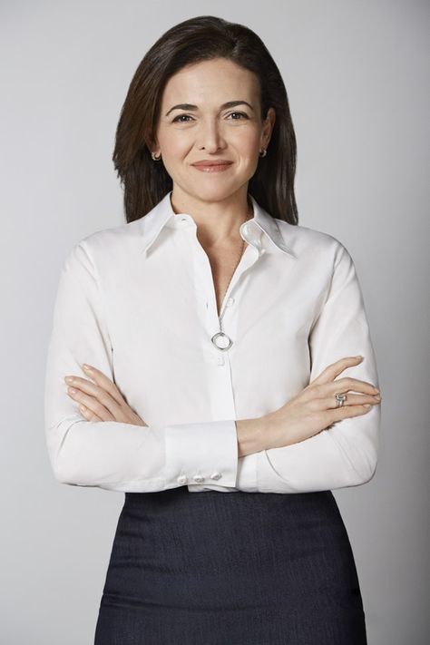 Sheryl Sandberg -Net Worth: $1 Billion, business, business women, entrepreneurs, women entrepreneurs, #business, #businesswomen, #entrepreneurs, #womenentrepreneurs  www.thinkruptor.com Female Corporate Portrait, Professional Poses For Women, Pro Pictures, Corporate Headshots Women, Business Portraits Woman, Linkedin Photo, Professional Headshots Women, Profile Photography, Sheryl Sandberg