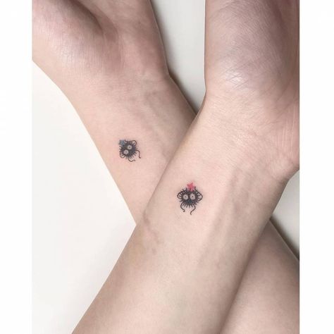 Soot Sprite Tattoo, Sprite Tattoo, Tatuaje Studio Ghibli, Maching Tattoos, Cute Matching Tattoos, Sisters Tattoo, Small Matching Tattoos, Bestie Tattoo, Ghibli Tattoo