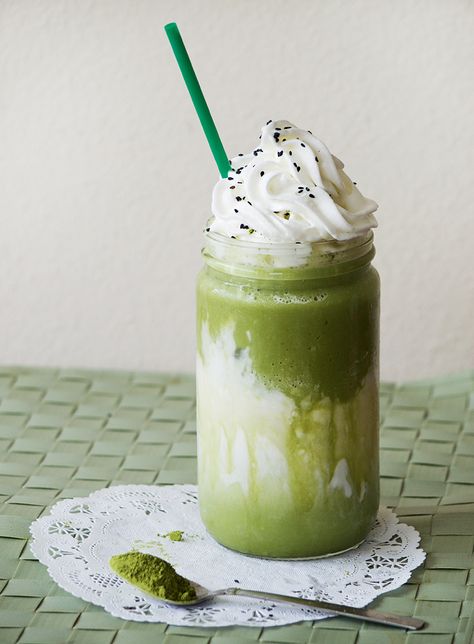 Matcha Beverages, Matcha Frappuccino, Matcha Frappe, Coconut Matcha, Matcha Coconut, Green Tea Recipes, Matcha Drink, Matcha Recipe, Matcha Tea