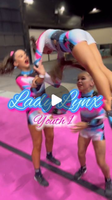 ᴇ.ᴏ.ᴅ ᴀʟʟꜱᴛᴀʀꜱ ᴀᴜꜱᴛʀᴀʟɪᴀ on Instagram: "🦋 It’s that LADY LYNX team that you never knew you needed! 🤩 The absolute QUEENZ of LEVEL 1 cheer! 🙌 Here’s a few little backstage snippets of how we warm up before competing. 💙💖 WE LOVE LYNX! #YouNeedEOD #ThePINKlife #pinkSTRONG #bigGYMbiggerFAMILY" Cheerleading Pyramids Level 1, Level 1 Cheer Routine, Level 1 Cheer Pyramids, 3 People Stunts, Level 1 Cheer Stunts, Cheer Stunts For Little Kids, Cute Cheer Gifts, Cheer Pyramids, Cool Cheer Stunts