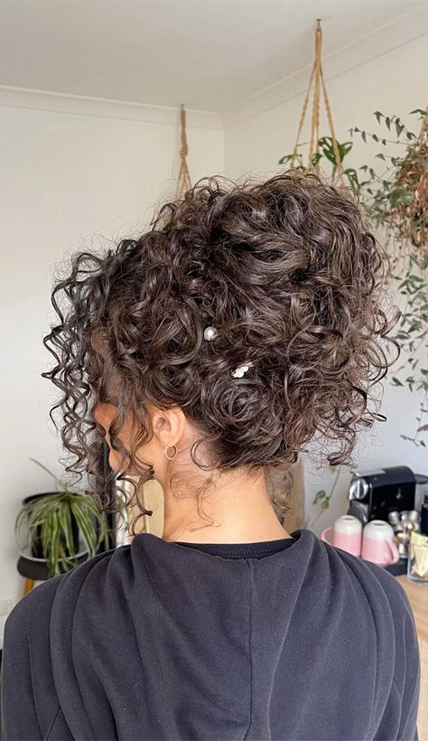 chic updo, hairstyle ideas, wedding hairstyle, wedding updo, updos, bridal hairstyle, bridal updos, messy updo, simple updo, messy upstyle, wedding hairstyle trends Messy Fancy Updo, Messy Updo Curly Hair, Messy Upstyle, Texture Updo, Updo Simple, Updos Bridal, Updo Messy, Chic Updo, High Updo