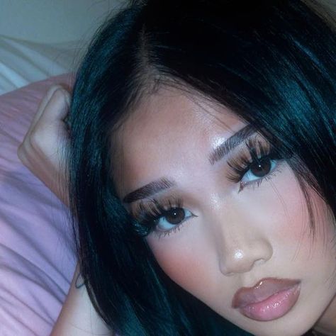 ☆ KATIE DINH ☆ on Instagram: "digital cameras are cool" Digital Camera Baddie, Katie Dinh, Instagram Baddies, Women Crush, Face Beat, Baddie Makeup, Beat Face, November 11, Beauty Stuff