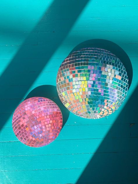 Pastel Disco Ball Painting, Painted Disco Ball Canvas, Disco Ball Record Painting, Mosaic Disco Ball, Painting Of Disco Ball, Disco Ball Reference, Mirrorball Painting Tutorial, Disco Balls Painting, Painted Disco Ball Easy