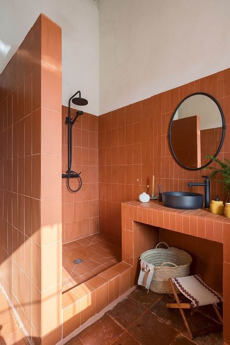 Spain Bathroom, Terracotta Bathroom, Bathroom Colour, Midcentury House, Loft Bathroom, Orange Bathrooms, Boho Bathroom, Upstairs Bathrooms, Bathroom Inspo