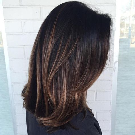 40 Scrumptious Vibrant Hues for Chocolate Brown Hair Balayage Straight, Chocolate Brown Hair Color, Kadeřnické Trendy, Fesyen Rambut, Brunette Balayage, Vlasové Trendy, Caramel Highlights, Brown Balayage, Hair Color Highlights