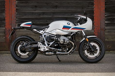 Inspired by motorsport design of the 1970s, the BMW R Nine T Racer Motorcycle blends retro looks with modern performance. R Nine T Racer, Nine T Bmw, Bmw R Nine T, R Nine T, Honda Cbx, Racer Motorcycle, Bmw Boxer, Bmw Motors, Retro Cafe