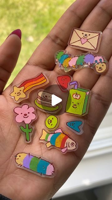 Efé 🌿 on Instagram: "Shrink plastic confetti 😋  #artistsoninstagram #drawing" Shrink Paper Crafts, Shrink Plastic Ideas Diy, Shrinks Dink Ideas, Shrink Plastic Ideas, Shrinky Dink Ideas, Diy Trinkets, Shrinky Dink Art, Shrinky Dink Crafts, Shrink Paper