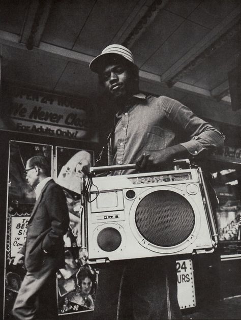 boombox Jamel Shabazz, Cultura Hip Hop, Mode Hip Hop, 80s Hip Hop, Arte Hip Hop, Real Hip Hop, Soul Jazz, 42nd Street, Rock N’roll