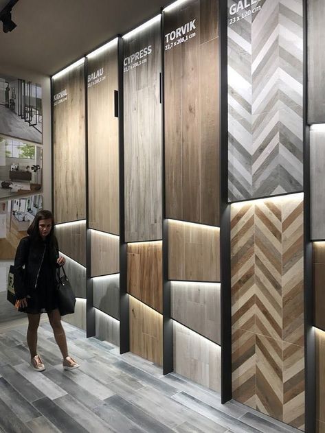 Design Center Showroom, Showroom Decor, Bathroom Showrooms, Showroom Display, Showroom Interior Design, Tile Showroom, Exhibition Booth Design, Showroom Design, Wood Panels