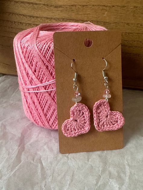 Crocheted heart earrings are perfect for Valentine's Day or any occasion! Crocheted Earrings, Crocheted Heart, Beau Crochet, Earrings Crochet, Bracelet Crochet, Crochet Jewellery, Confection Au Crochet, Crochet Jewelry Patterns, Crochet Earrings Pattern