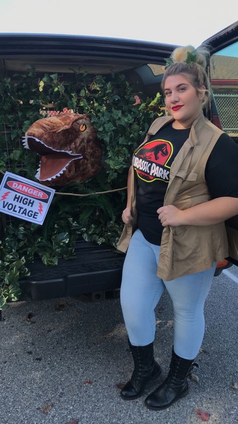 jurassic park trunk or treat Strangers Things Trunk Or Treat, Trunk Or Treat Jurassic World, Jurassic Park Diy Costume, Trunk Or Treat Ideas Dinosaur, Jungle Cruise Trunk Or Treat, Jurassic Park Trunk Or Treat Ideas Jeep, Trunk Or Treat Ideas For Cars Jurassic Park, Jurassic Park Outfit Ideas, Jurassic Trunk Or Treat