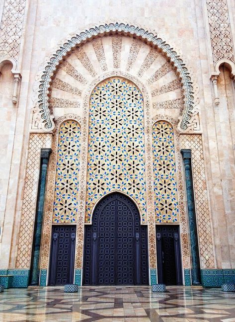 Hassan Ii Mosque, Moroccan Doors, Casablanca Morocco, Ancient Greek Architecture, Mosque Architecture, Photographie Portrait Inspiration, Morocco Travel, Indian Architecture, Moroccan Decor