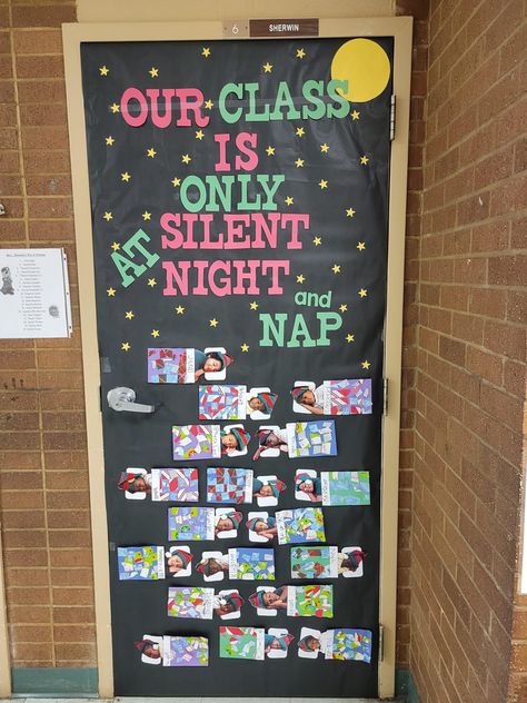 Nursery Room Ideas Childcare, Winter Door Decorations Classroom, Toddler Bulletin Boards, Preschool Door, Classroom Christmas Decorations, Christmas Bulletin Boards, Christmas Door Decorating Contest, Christmas Classroom Door, Daycare Decor