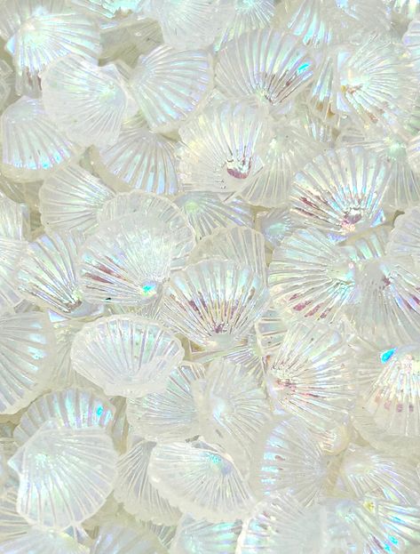 ♥ Immerse yourself in the beauty of the sea with our Beautiful Iridescent Shell Cabochons. These cabochons bring a touch of oceanic charm to your jewelry and craft projects. Explore the beauty of our Iridescent Shell Cabochons. Purchase yours today and start crafting eye-catching, ocean-inspired designs! ♥ Made from acrylic ♥ Dimensions: 11mm x 9mm Iridescent Shell, Deck Pictures, Iphone Wallpaper Vsco, Beachy Room, Sea Jewelry, Pinterest Diy Crafts, Under The Sea Theme, Mermaid Aesthetic, Iridescent Pearl