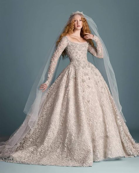 Paolo Sebastian Dress, Paolo Sebastian Wedding Dress, Celestial Gown, Winter Couture, Embroidered Wedding Gown, Gold Wedding Gowns, Lovers Kiss, Paolo Sebastian, Kiss Dress