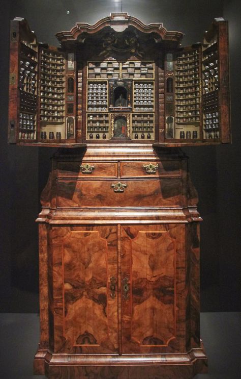 https://flic.kr/p/r8GpXx | Collector's cabinet, Holland, 1730 North Holland, European Furniture, Fine Furniture, African Art, 18th Century, Holland, Home Furnishings, The Collector, Amsterdam