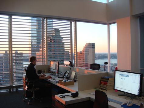 Aesthetic Company Office, Working In A Company Aesthetic, Working In A Office Aesthetic, Office Job Aesthetic New York, New York Times Office, Downtown Office Aesthetic, Office With City View, Busy Office Aesthetic, Career Aesthetic Office