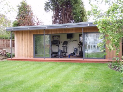 17 Amazing Outdoor Gym Design Ideas - Style Motivation Outdoor Home Gym, Gym Design Ideas, Gym Shed, Modern Home Gym, Outdoor Gym Equipment, Backyard Gym, Gym Room At Home, Home Gym Design, Backyard Shed