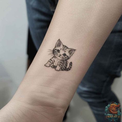 Cat Minimalist Tattoo, Minimalistic Cat Tattoo, Tabby Cat Tattoo, Tattoos For Women Cat, Anklet Tattoos For Women, Cat Face Tattoos, Tattoo Gato, Tattoo Pet, Tattoo Silhouette