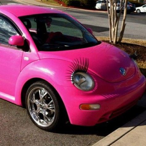 Very cute and girly car!!! Unique Vehicles, Bug Car, Tout Rose, Beetle Car, Auto Retro, Girly Car, Pt Cruiser, Pink Car, Tickled Pink