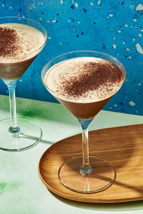 Frozen Espresso Martini Frozen Espresso Martini, Espresso Martini Recipe, 5 Ingredient Dinners, Garlic Butter Chicken, Ingredient Substitutions, Martini Recipes, Enjoy Coffee, Chicken Bites, Creamy Garlic