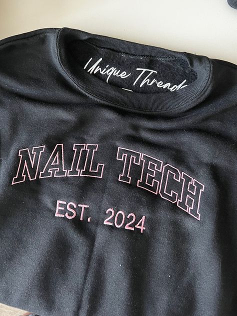 Nail Tech Certification, Black Nail Tech Room, Nail Tech Hoodie, Nail Tech Sweatshirt, Nail Tech School Aesthetic, Black Nail Tech Aesthetic, Nail Tech Graduation Cap, Successful Nail Tech Aesthetic, Nail Tech Outfits For Work